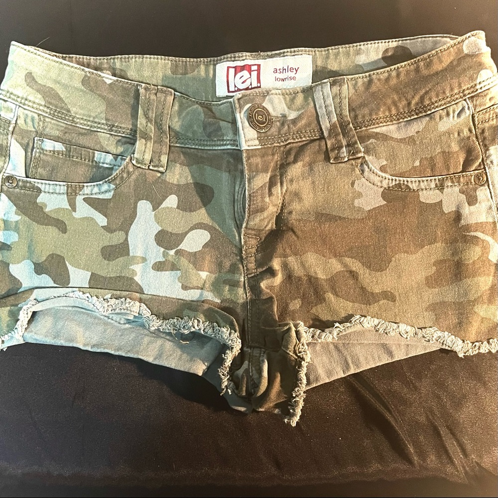 LEI low rise shorts